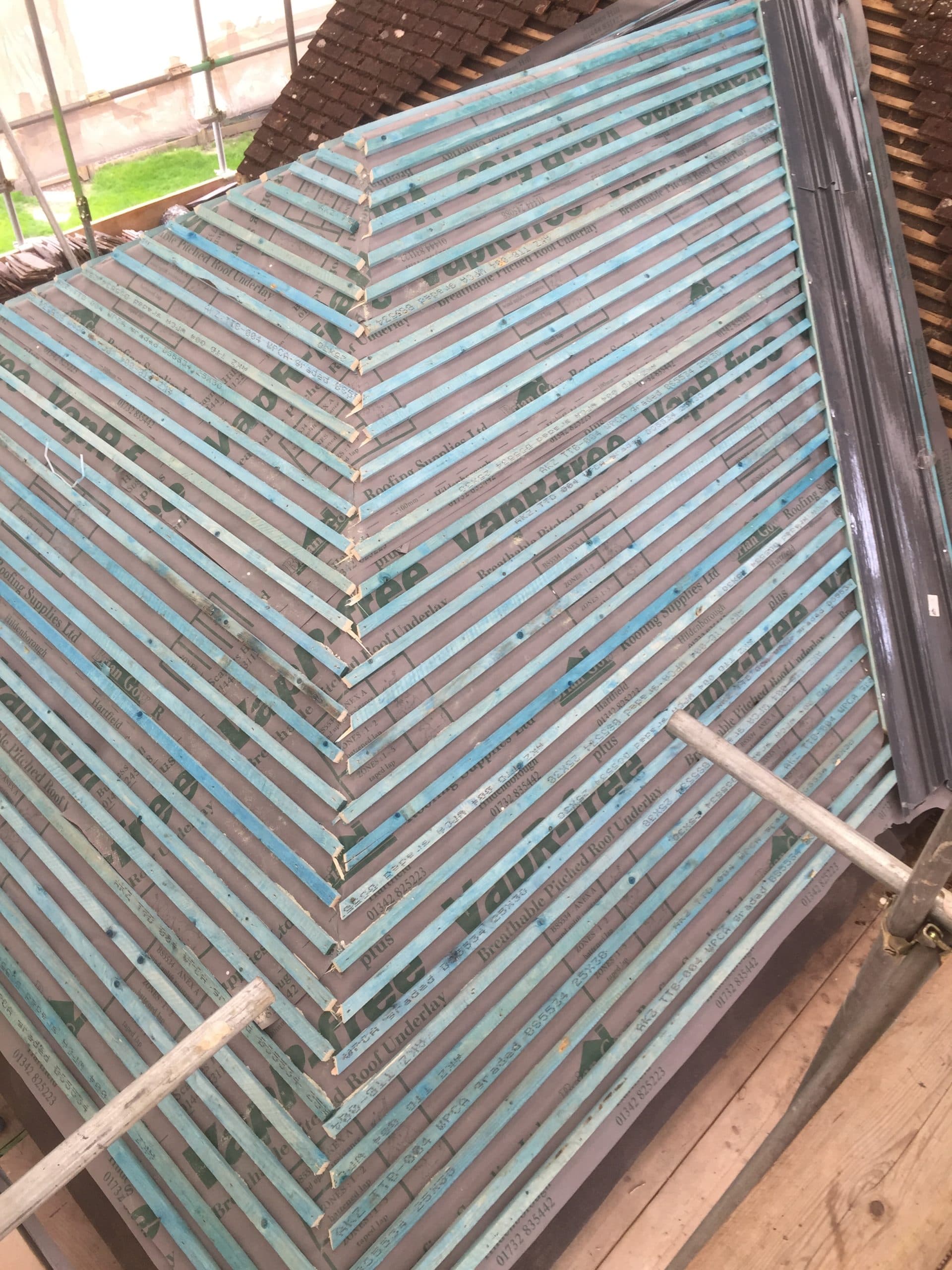 Flat roof installation
